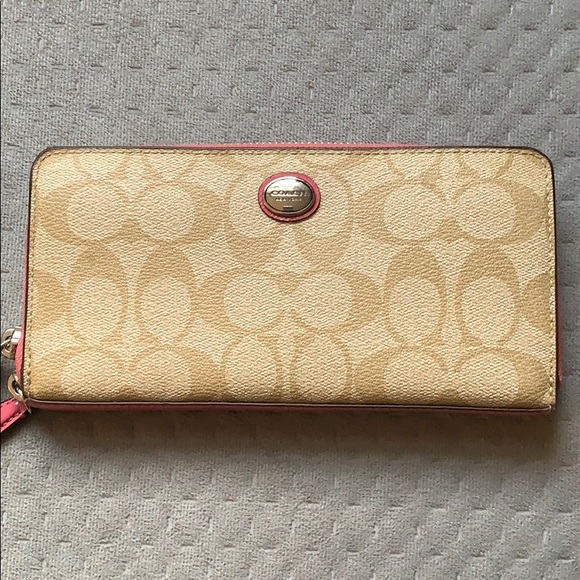 Matching Coach purse and wallet - Picture 7 of 10